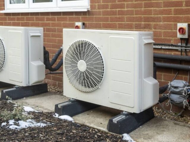 The Difference Between Central Air, Heat Pumps & Ductless Systems